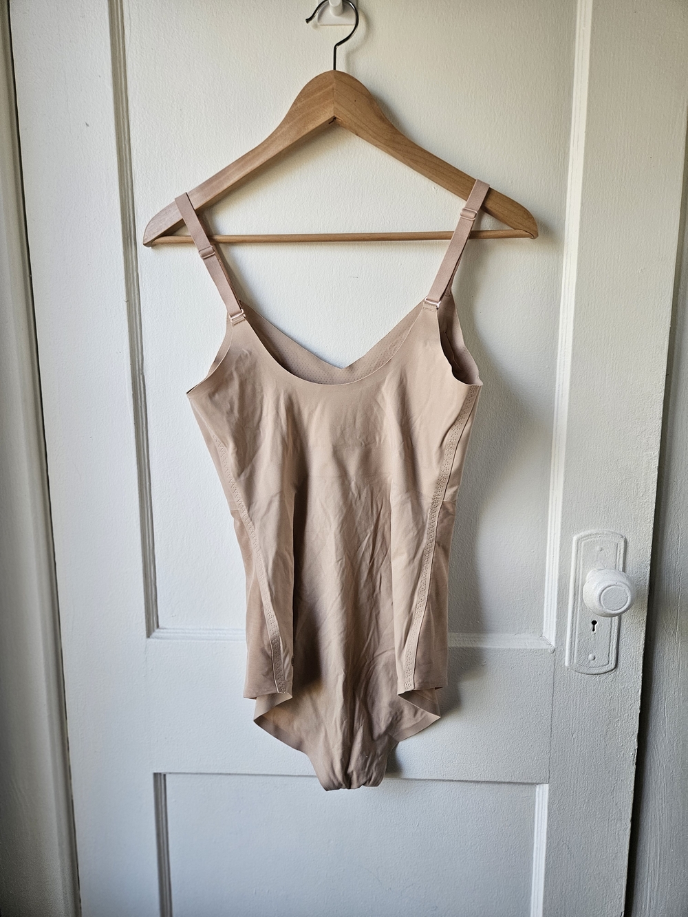 Honeylove Light Nude Shaping Bodysuit - Adjustable Straps